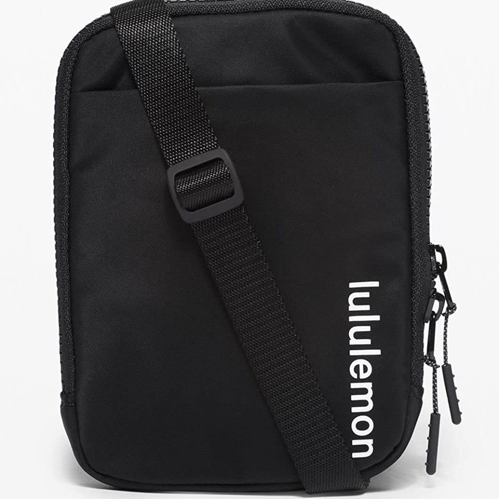 NEW lululemon athletic Access Crossbody Bag Fanny Pack Black White Logo Purse - Picture 8 of 8